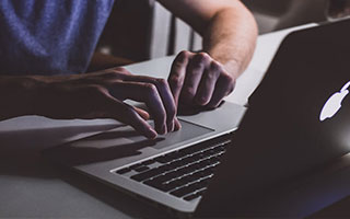 战胜WBG后，TES发布赛后合照视频：我们胜决见！