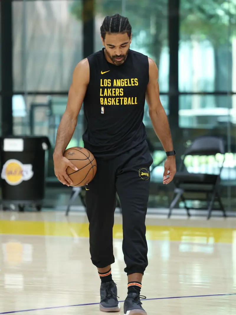 继续泡在球馆！文森特晒出湖人训练馆照片并引述孙武名言