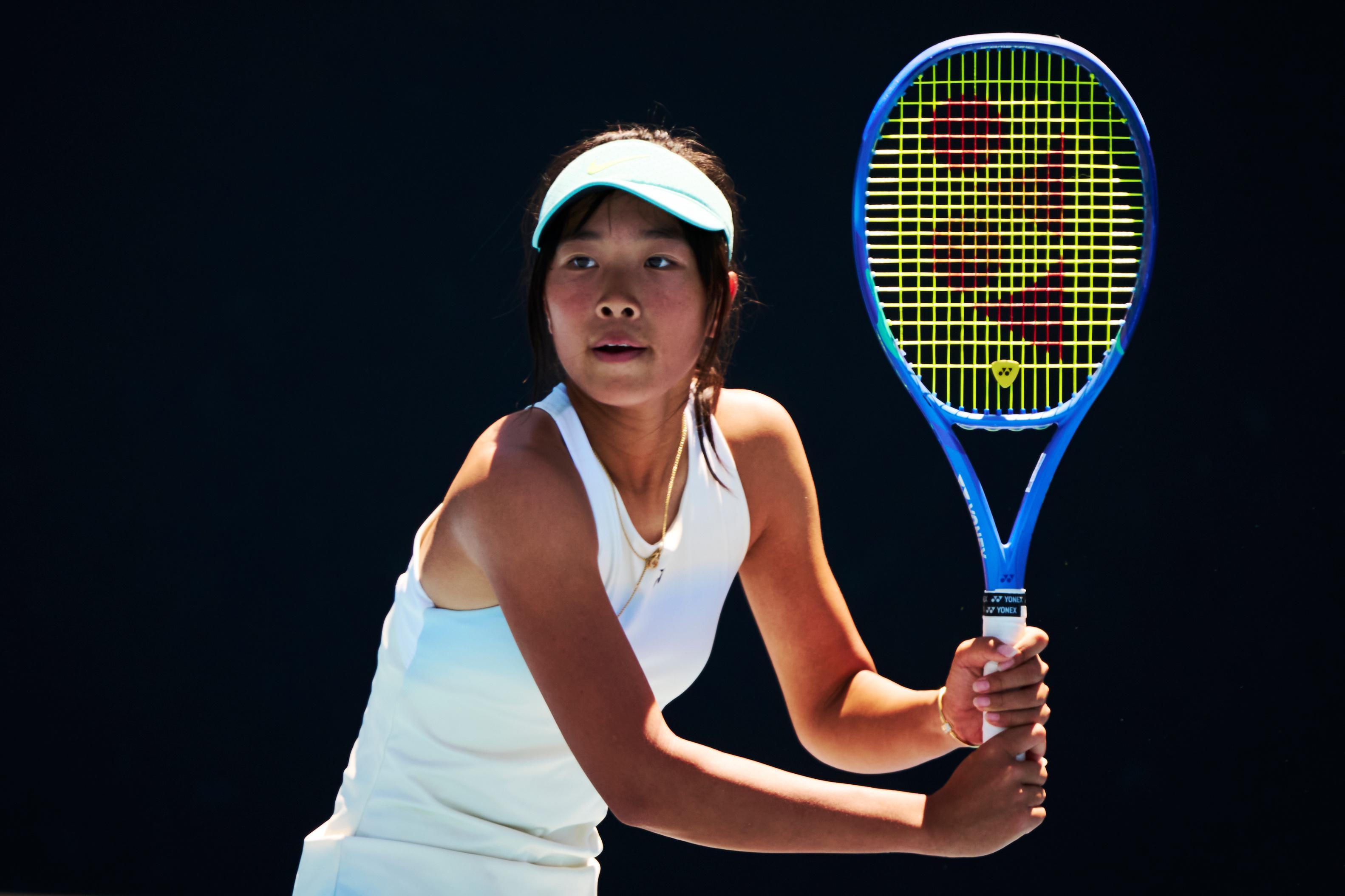 九游官方站点-2-1进决赛冲冠！中国女网又一15岁新星崛起：8朵小花看齐郑钦文